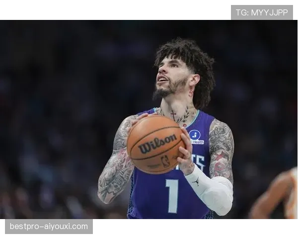 拉梅洛·鲍尔连续多场助攻超8次，提升黄蜂关键时刻组织效率