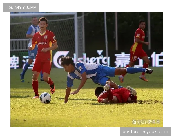 直接红牌判罚标准全解析：哪些犯规必须立刻罚下？