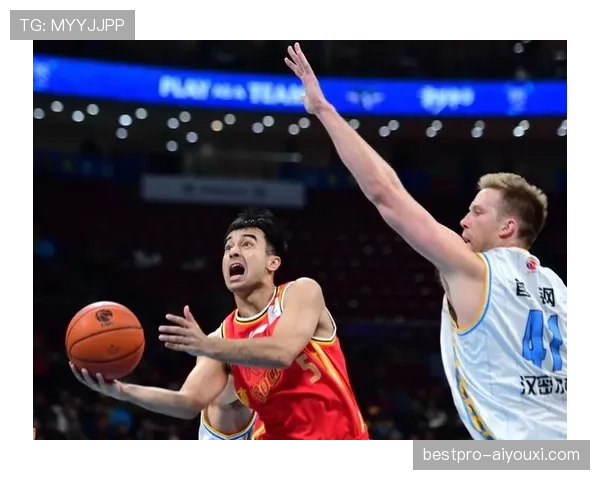 《篮球回场规则详解》：CBA与NBA规则差异对比，哪种判罚更公平？